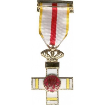 CRUZ DEL MERITO MILITAR CON DISTINTIVO AMARILLO