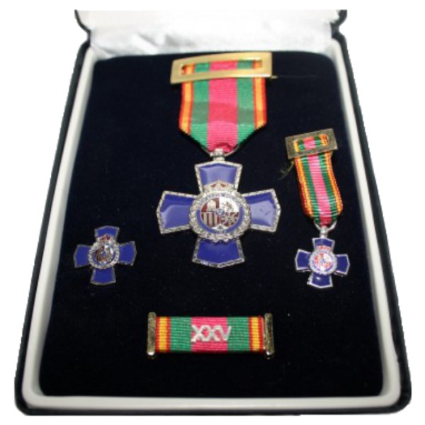 ESTUCHE ANTIGUEDAD XXV AÑOS (25 AÑOS) DEDICACION POLICIAL + PASADOR + PIN + MEDALLA MINIATURA